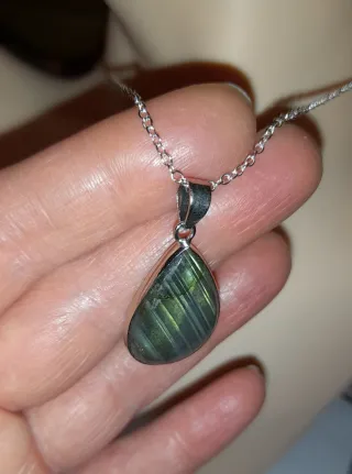 Colgante Labradorita Azul y Dorada con cadena 925