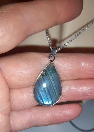 Colgante Labradorita Azul y Dorada con cadena 925