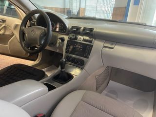 Mercedes-Benz C220 150Cv AÑO: 2004