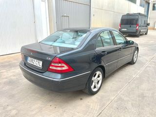 Mercedes-Benz C220 150Cv AÑO: 2004