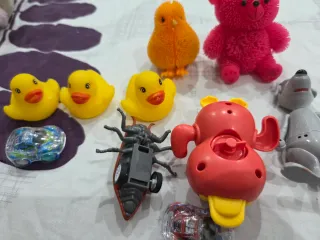 Lote Juguetes: Patos, Oso, Coche, Insecto