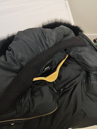 Abrigo plumífero Only negro talla XS