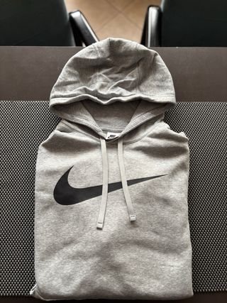 Felpa Nike grigia con logo nero