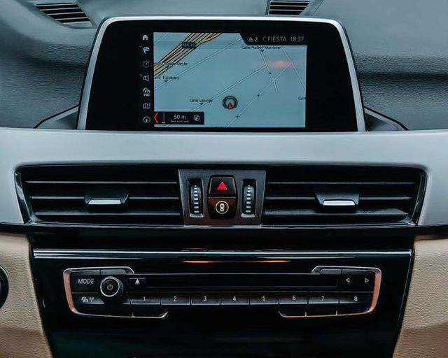 BMW X1 16d sDrive Business 116CV