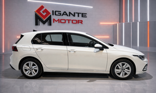 Volkswagen Golf 2021.