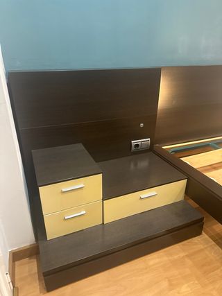 Cabecero 180cm, 2 Mesitas 90cm y Somier