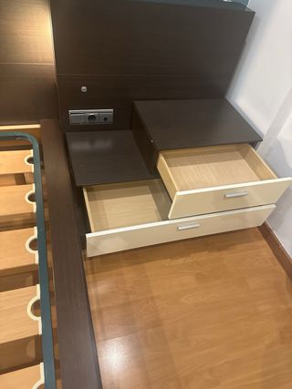 Cabecero 180cm, 2 Mesitas 90cm y Somier