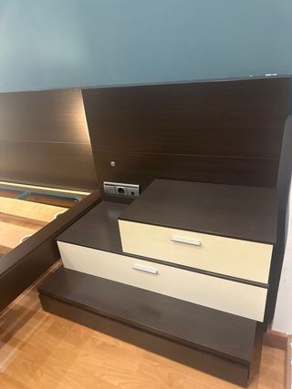 Cabecero 180cm, 2 Mesitas 90cm y Somier