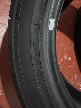 Neova AD08 235/45 R17 94W