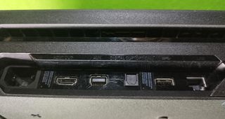 PS4 Pro 1TB CUH-7200 + Mando