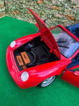 Porsche 911 Carrera (1994) – Maisto – Escala 1.18
