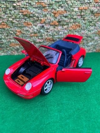 Porsche 911 Carrera (1994) – Maisto – Escala 1.18