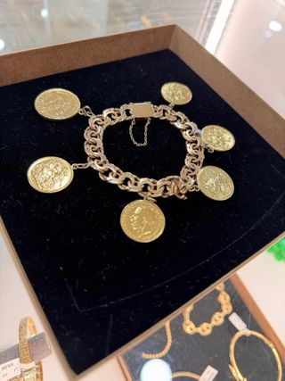 Pulsera de oro 22k con monedas