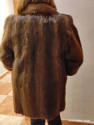 Abrigo pi.el n.u.t.r.i.a marrón