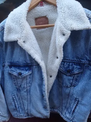 Cazadora vaquera Levi's con forro de borreguillo