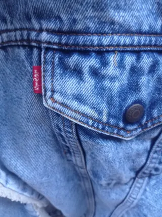 Cazadora vaquera Levi's con forro de borreguillo