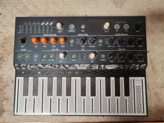 Arturia Microfreak Sintetizador
