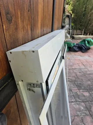 Ventana aluminio con persiana