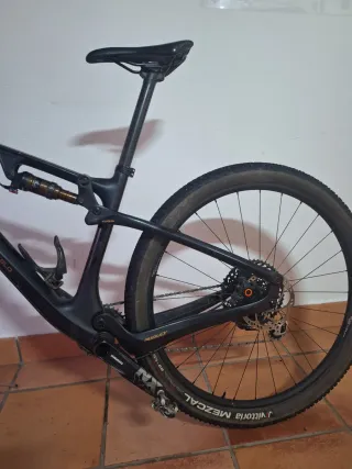 Bicicleta de montaña BTT Carbono Talla M