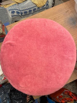 Taburete antiguo de madera tapizado