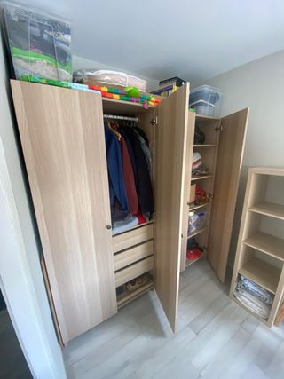 Armario grande de madera