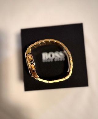 Reloj Hugo Boss Dorado – Nuevo con caja
