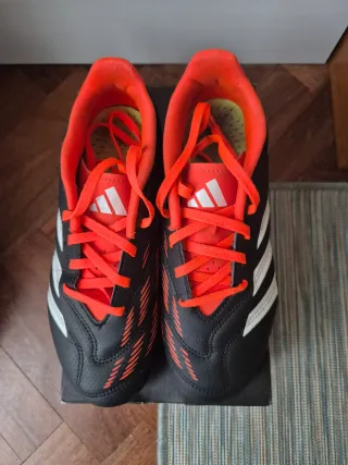 Botas de fútbol Adidas multitaco