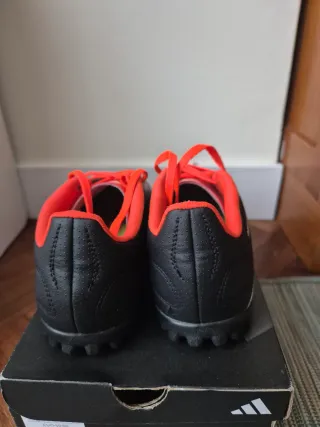 Botas de fútbol Adidas multitaco