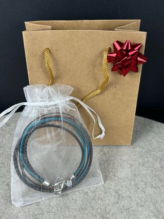 Gargantilla cuero y corona baño plata