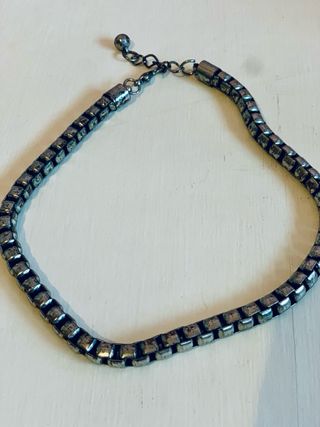 Dos collares de cadena gruesa dorado y plateado