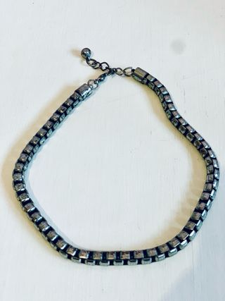 Dos collares de cadena gruesa dorado y plateado