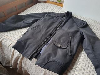 Elegante BOMBER negra ZARA MAN de CALIDAD abrigo S