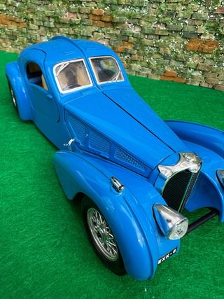 Bugatti Atlantic (1936) – Bburago – Escala 1:24