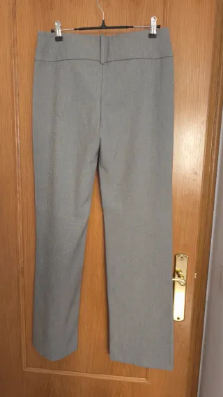Pantalón recto con cinturón
