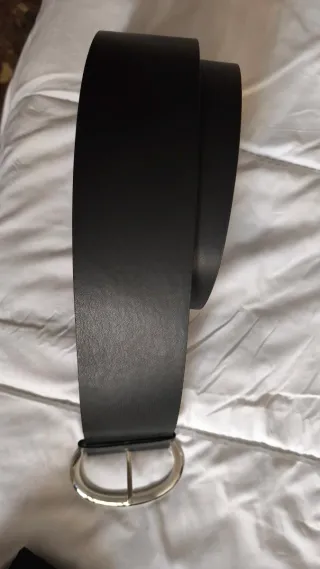 Pantalón recto con cinturón