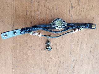 BISUTERÍA COLLARES PULSERAS Y RELOJ CUERO METAL