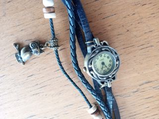 BISUTERÍA COLLARES PULSERAS Y RELOJ CUERO METAL
