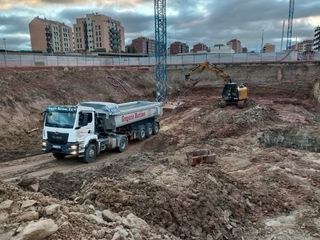 transportista camión bañera