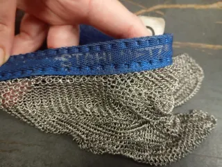 Guante anticortes de malla metálica