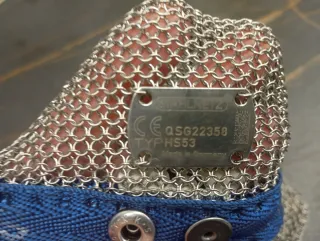 Guante anticortes de malla metálica