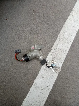 Bombín con llave Mercedes Vito