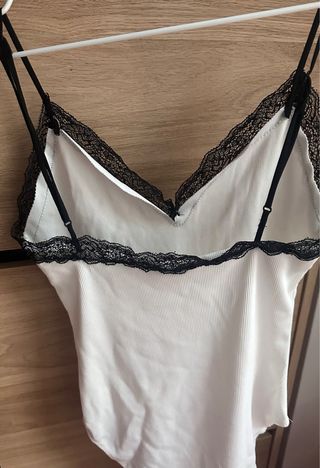 Body Zara encaje negro blanco