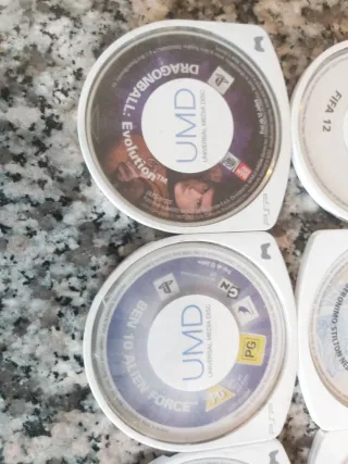 PSP UMD Giochi Dragon Ball, FIFA, sei titoli