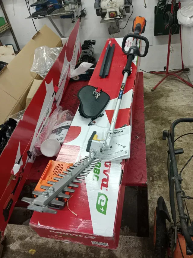 Cortasetos pértiga batería 60V 8Ah