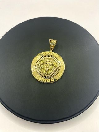 COLGANTE MEDUSA REDONDO ORO 18K