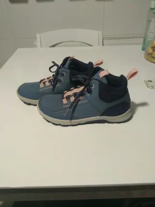 Botas montaña Quechua Talla 35