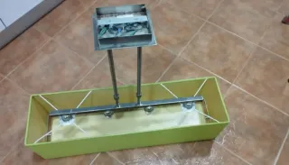 Lámpara de salón verde,mide 75cm, para 4 bombillas