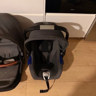 Carrito Jane con capazo y silla de coche