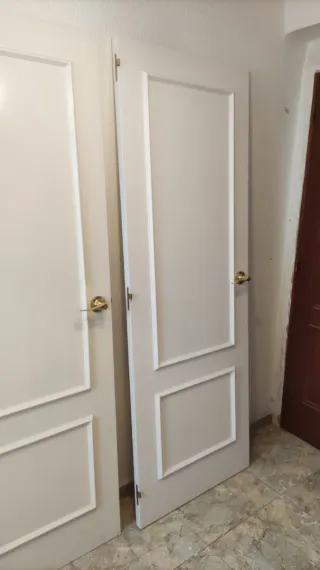 Puertas interiores lacadas blancas