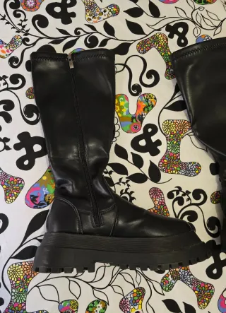 Botas negras media caña plataforma